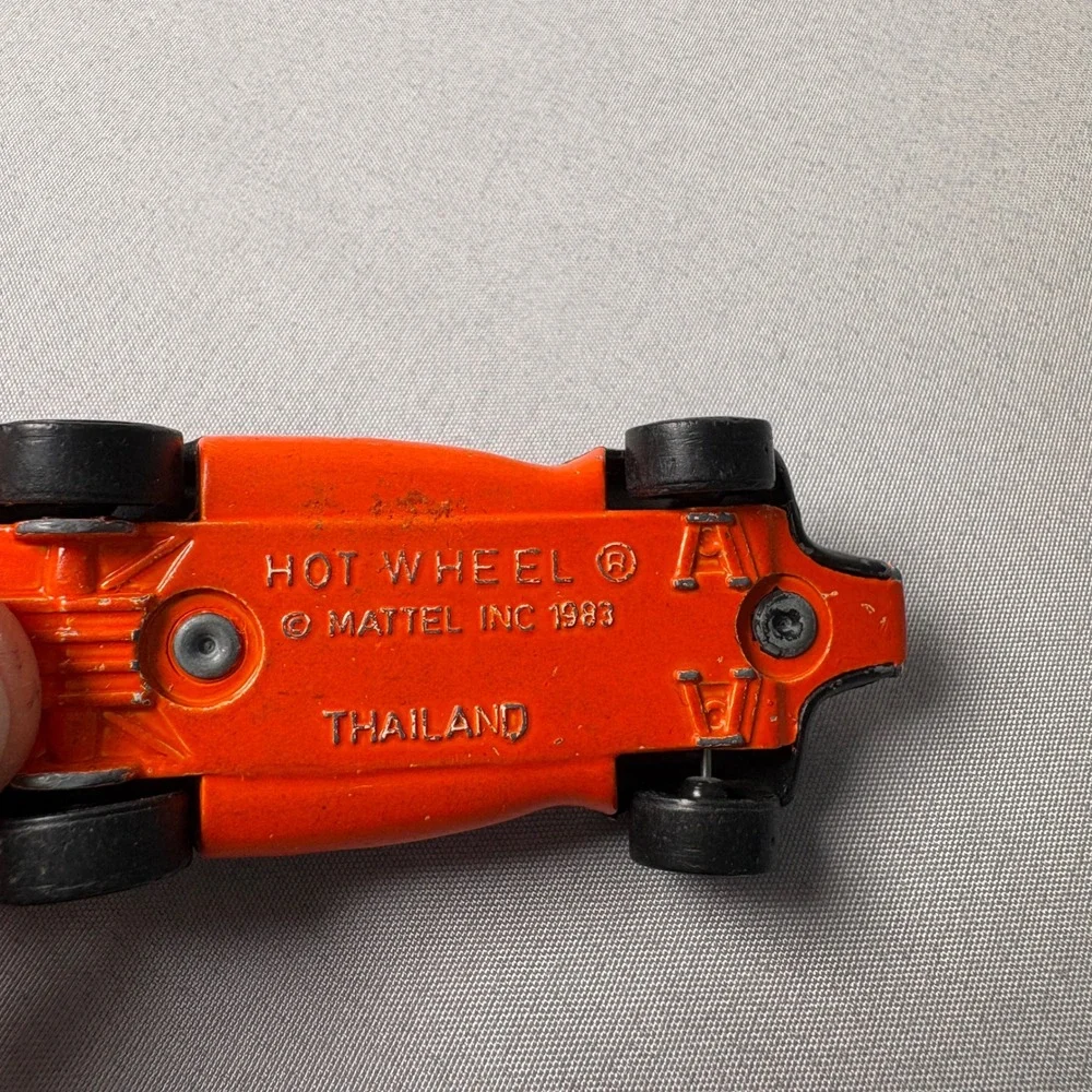 Hot Wheels Insectiride Beetle 1983 Mattel Vintage Diecast Car Black Orange 1/64